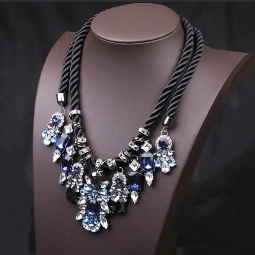 Classic necklace